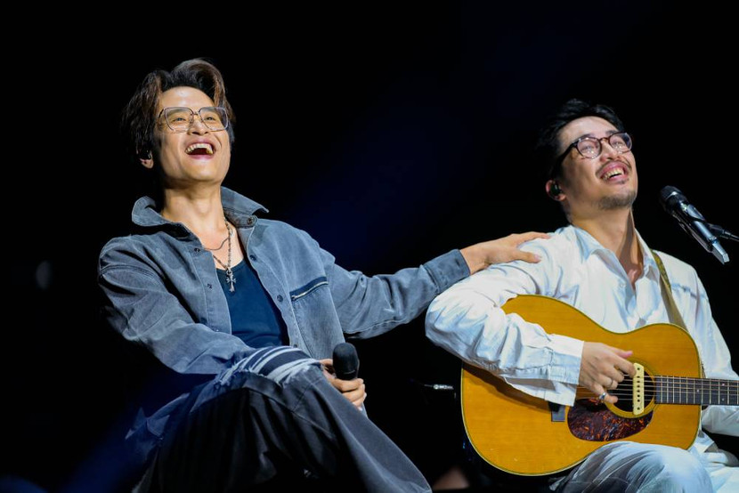 Hà Anh Tuấn xuất hiện khiến khán giả bất ngờ vì trong danh sách khách mời công bố trước đó không có tên Hà Anh Tuấn