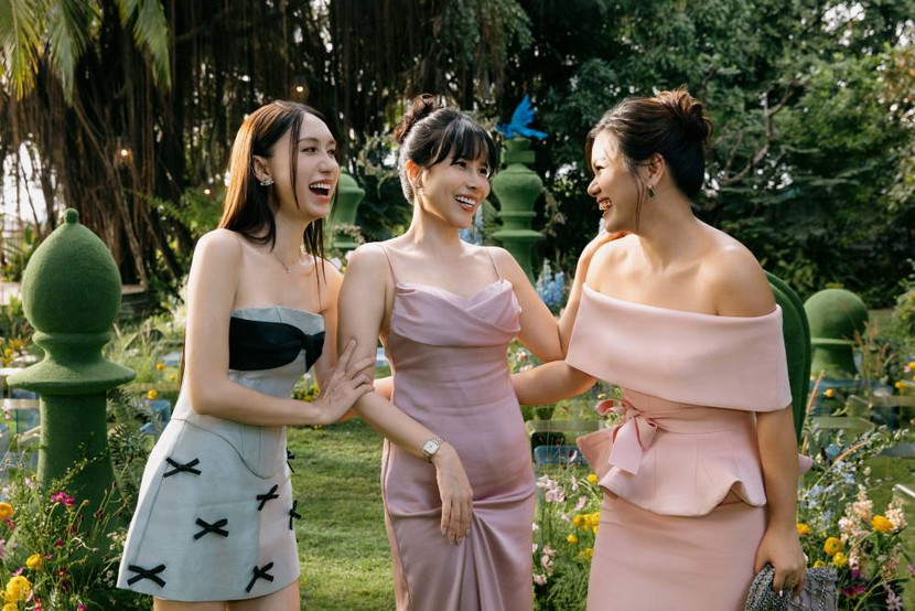 Ca sĩ Lưu Hương Giang hội ngộ các đồng nghiệp tại đám cưới của Thái Trinh