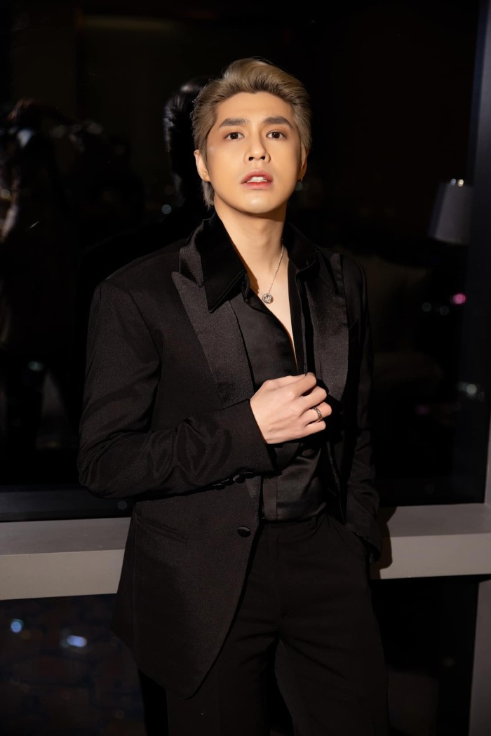 Noo Phước Thịnh được khán giả gọi với biệt danh “Hoàng tử ballad” bởi những ca khúc ballad nổi đình đám Noo Phước Thịnh được khán giả gọi với biệt danh “Hoàng tử ballad” bởi những ca khúc ballad nổi đình đám