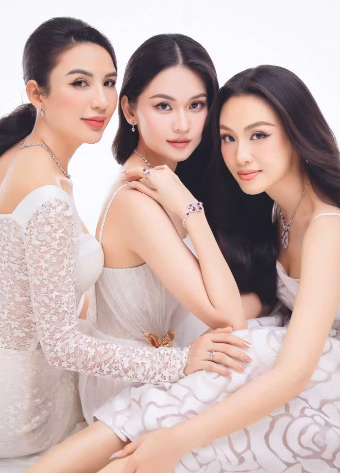 Ba nàng hậu trưởng thành từ cuộct hi Hoa khôi Ngoại thương