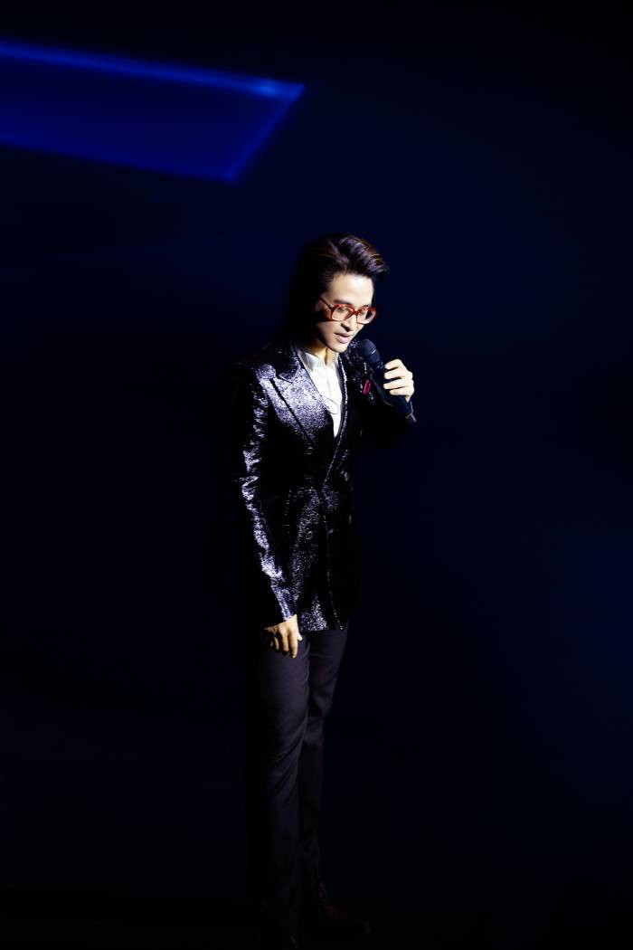 Ca sĩ Hà Anh Tuấn với khả năng giao tiếp tốt mang đến chương trình những tràng cười thú vị khi giao lưu cùng khán giả