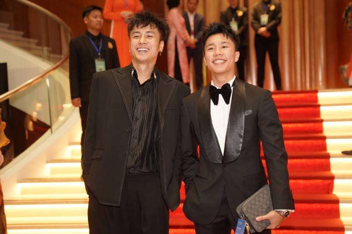 Cặp đôi bạn thân Chải - Tả trong phim "Đi giữa trời rực rỡ"