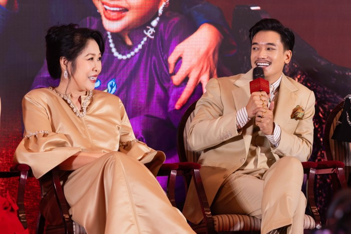 NSND Hồng Vân và nam chính - diễn viên Samuel An