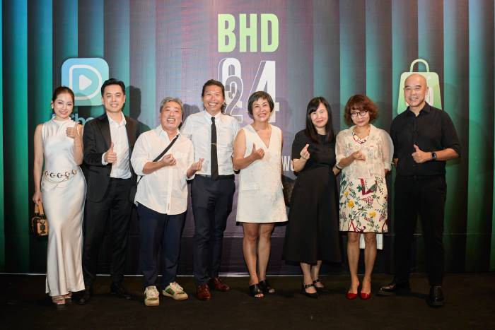 Vợ chồng nhạc sĩ Dương Khắc Linh, đạo diễn Quang Dũng cùng các khách mời đến chúc mừng BHD với loạt chương trình mới Vợ chồng nhạc sĩ Dương Khắc Linh, đạo diễn Quang Dũng cùng các khách mời đến chúc mừng BHD với loạt chương trình mới