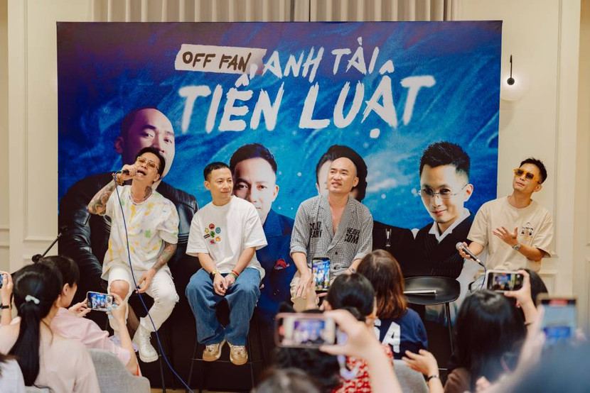 Những tiết mục văn nghệ ngẫu hứng của các "anh tài" mang đến không khí vui nhộn cho buổi fanmeeting của Tiến Luật