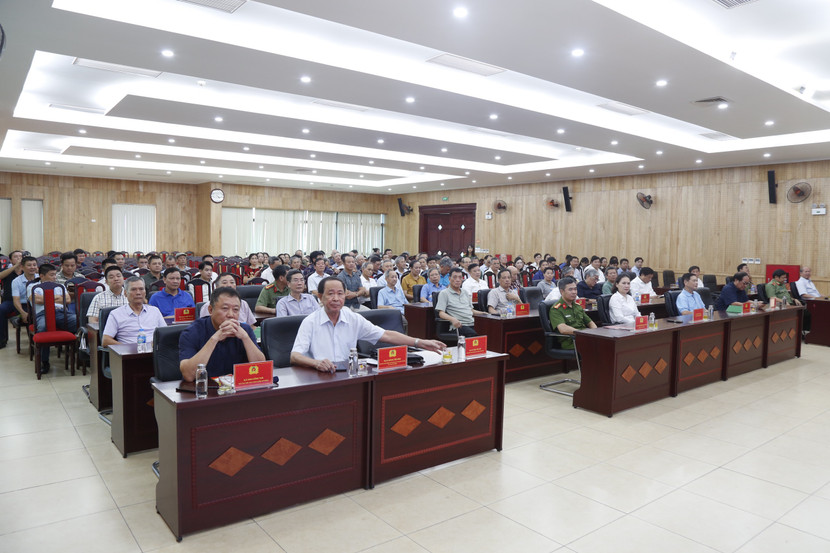 Toàn cảnh buổi gặp mặt được tổ chức tại hội trường CAQ Hà Đông Toàn cảnh buổi gặp mặt được tổ chức tại hội trường CAQ Hà Đông