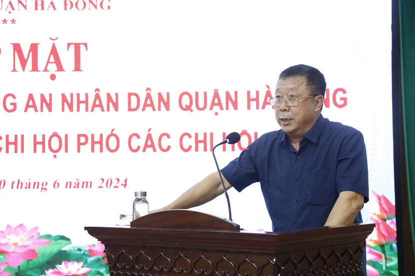 Đồng chí Đinh Hồng Thái – Chủ tịch Hội cựu CAND quận Hà Đông báo cáo tình hình Đại hội Chi hội cựu CAND các phường Đồng chí Đinh Hồng Thái – Chủ tịch Hội cựu CAND quận Hà Đông báo cáo tình hình Đại hội Chi hội cựu CAND các phường