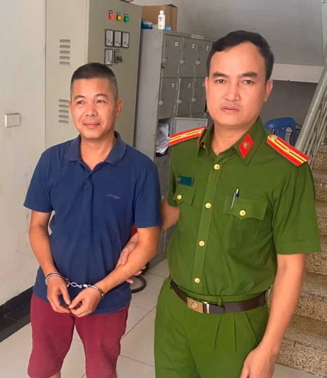 Lê Hải Đông đến cơ quan Công an xin đầu thú Lê Hải Đông đến cơ quan Công an xin đầu thú