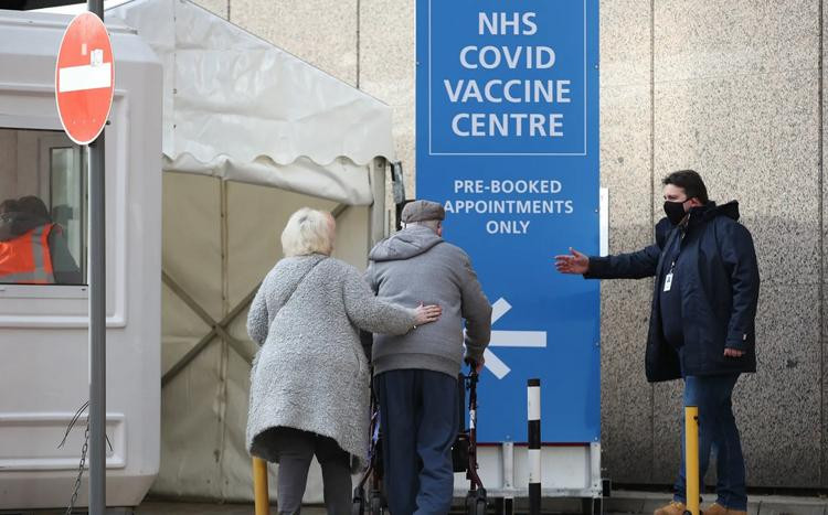 Một địa điểm tiêm vaccine COVID-19 tại London.