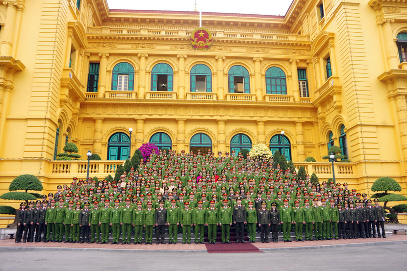 Đoàn đại biểu CAQ Hà Đông nguyện làm tốt từng việc nhỏ phục vụ nhân dân như lời dặn của Chủ tịch Hồ Chí Minh kính yêu