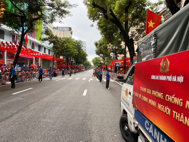 Nhưng càng vất vả, lực lượng chức năng càng thêm quyết tâm hoàn thành xuất sắc nhiệm vụ