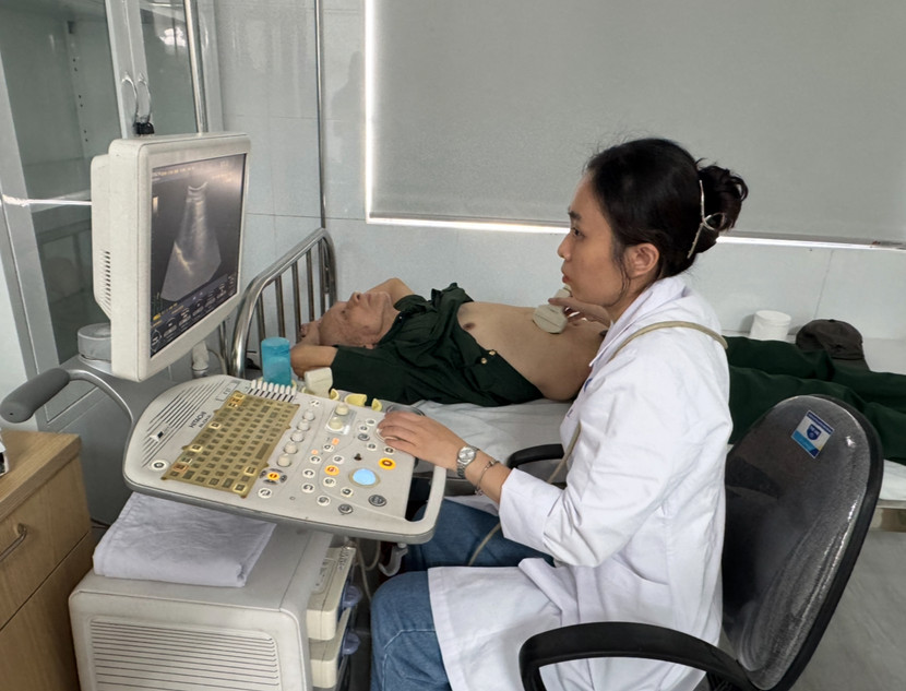 Và siêu âm. Đầy đủ những công đoạn y tế chuyên nghiệp đã và sẽ được triển khai tại Phòng khám đa khoa Lĩnh Nam