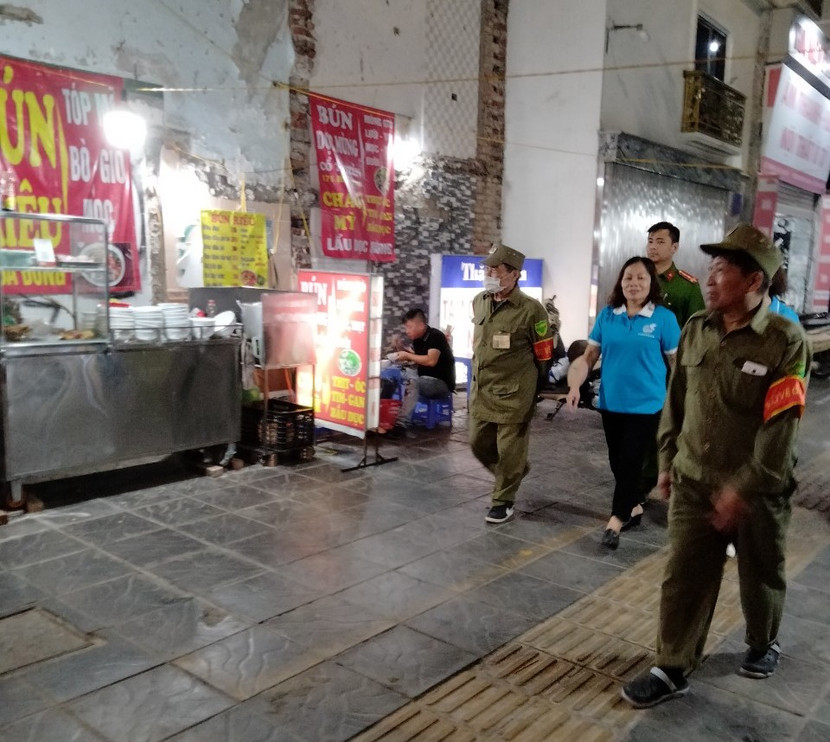 Những bước chân bình yên trên đường Minh Khai Những bước chân bình yên trên đường Minh Khai