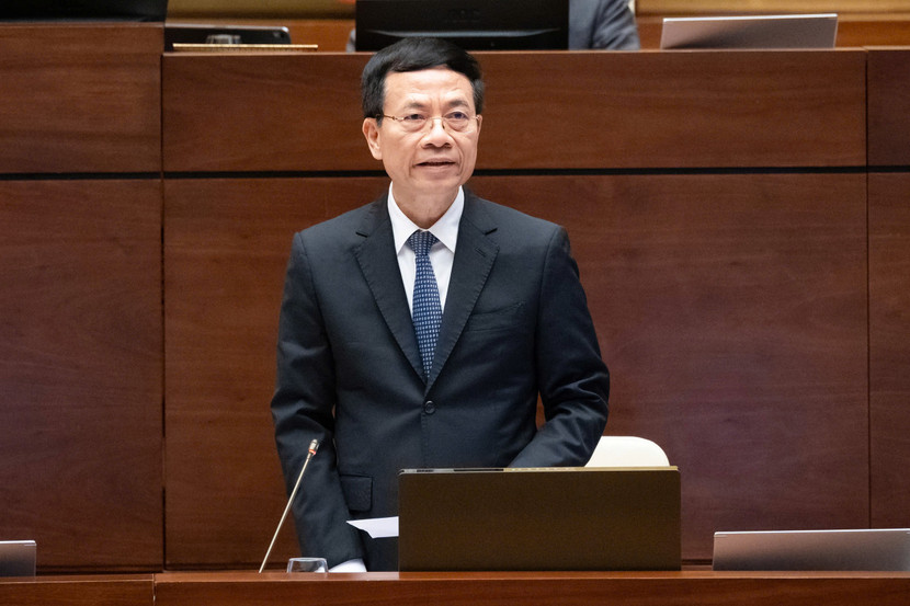 Bộ trưởng Bộ Thông tin và Truyền thông Nguyễn Mạnh Hùng trả lời chất vấn Bộ trưởng Bộ Thông tin và Truyền thông Nguyễn Mạnh Hùng trả lời chất vấn