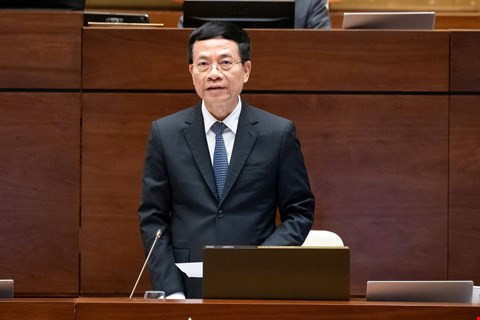 Bộ trưởng Bộ Thông tin và Truyền thông Nguyễn Mạnh Hùng trả lời chất vấn Bộ trưởng Bộ Thông tin và Truyền thông Nguyễn Mạnh Hùng trả lời chất vấn
