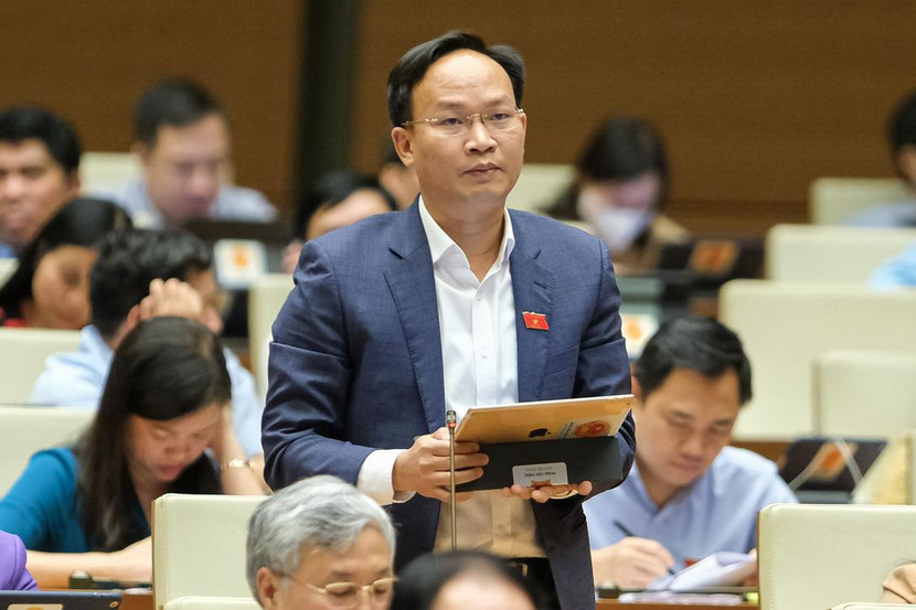 Đại biểu Phạm Văn Thịnh (đoàn Bắc Giang) đặt câu hỏi