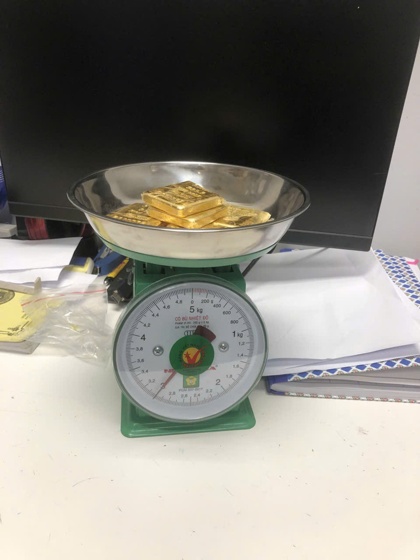 Trọng lượng vàng trong mỗi vụ việc là 3kg Trọng lượng vàng trong mỗi vụ việc là 3kg