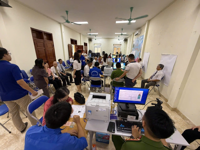 Tinh thần "Làm hết việc chứ không hết giờ" Tinh thần "Làm hết việc chứ không hết giờ"