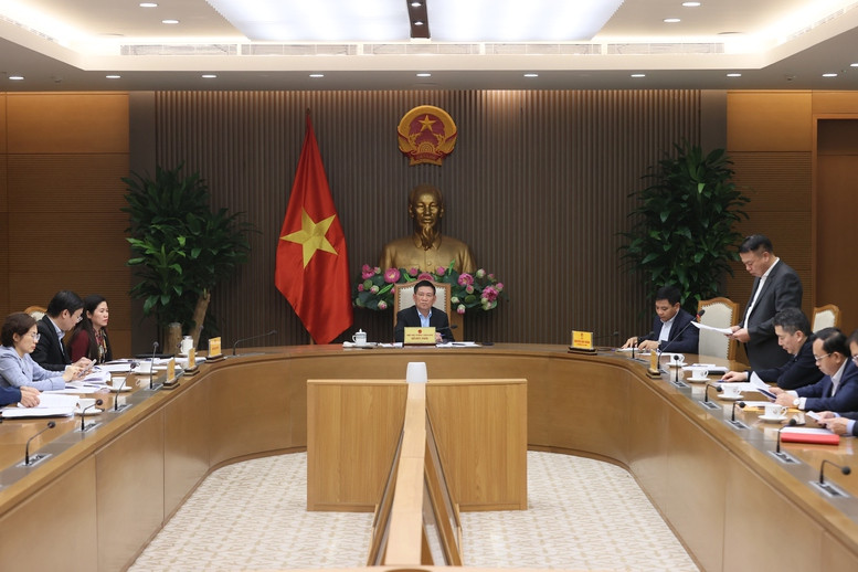 Phó Thủ tướng Hồ Đức Phớc họp về sắp xếp, tinh gọn bộ máy của Bộ Tài chính Phó Thủ tướng Hồ Đức Phớc họp về sắp xếp, tinh gọn bộ máy của Bộ Tài chính