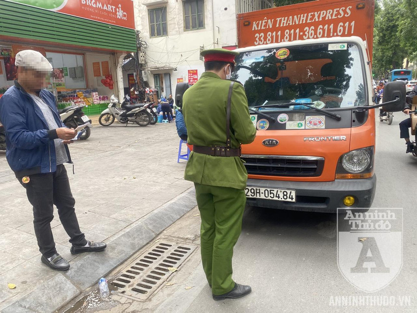 Các trường hợp phương tiện dừng, đỗ sai quy định đã bị xử lý