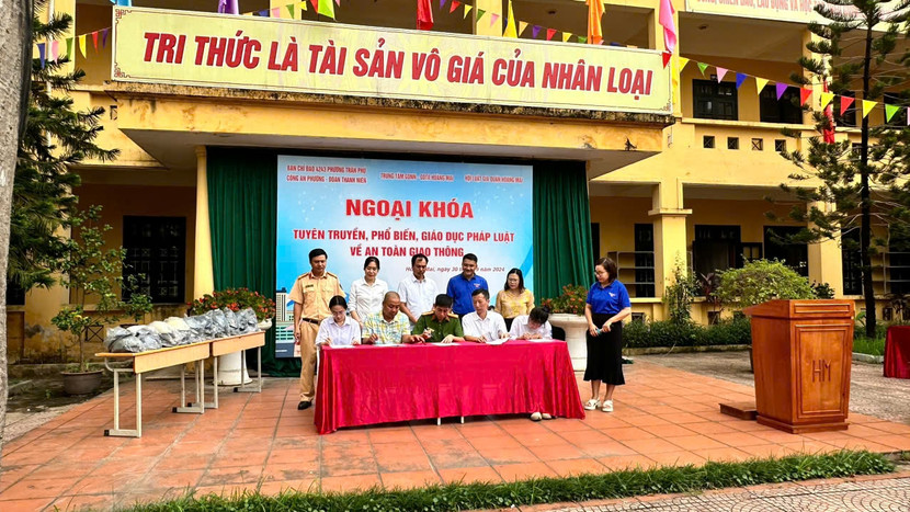 Đại diện các cơ quan, ngành chức năng tham gia Chương trình