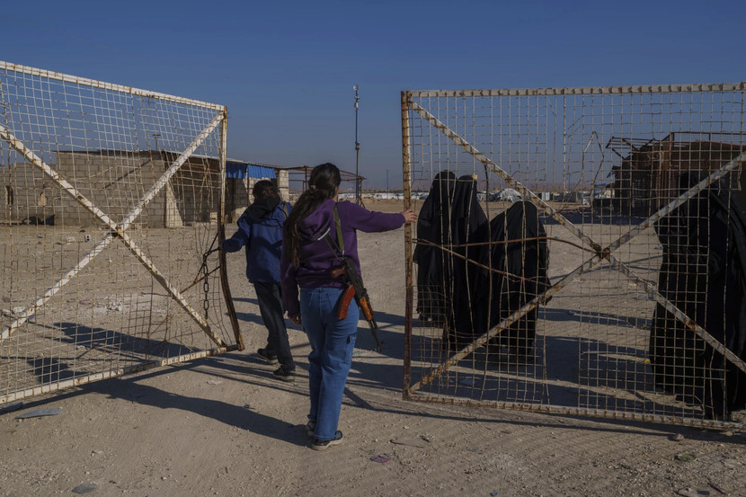 Al-Hol là nơi nguy hiểm nhất trên thế giới, như lời Giám đốc trại Hanan khẳng định.