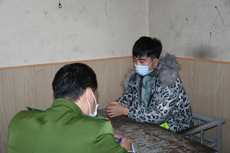 Đối tượng Nguyễn Văn Nam tại cơ quan công an