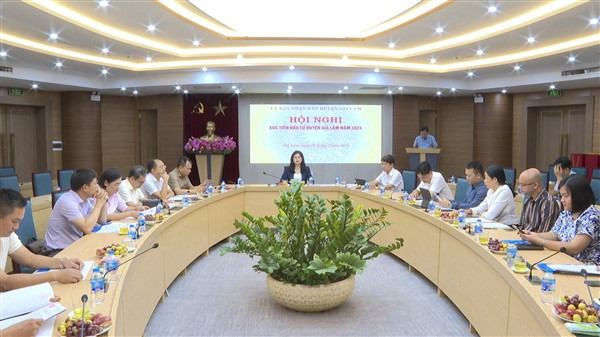 Đồng chí Đặng Thị Huyền - Phó Bí thư Huyện ủy, Chủ tịch UBND huyện Gia Lâm chủ trì một hội nghị xúc tiến đầu tư Đồng chí Đặng Thị Huyền - Phó Bí thư Huyện ủy, Chủ tịch UBND huyện Gia Lâm chủ trì một hội nghị xúc tiến đầu tư