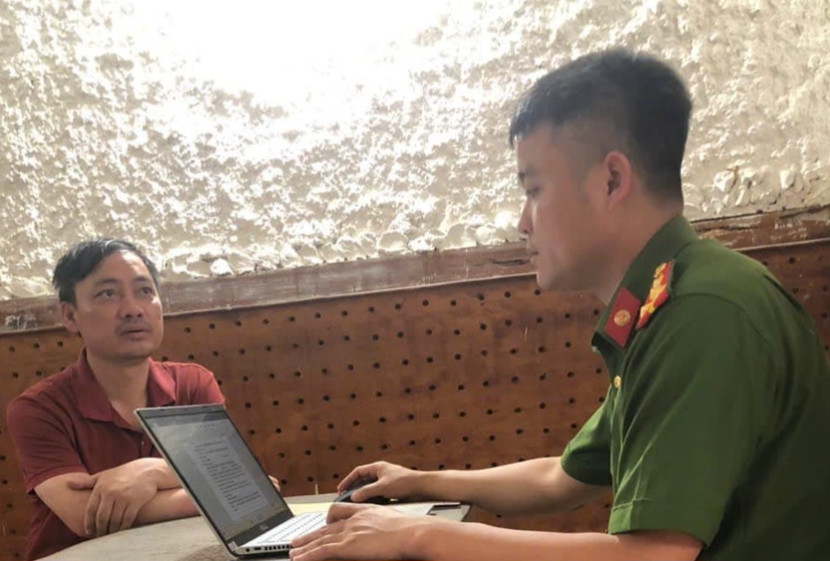 CQĐT ghi lời khai của Vũ Văn Hinh CQĐT ghi lời khai của Vũ Văn Hinh