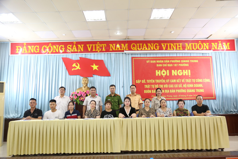 Sau mỗi bản cam kết được ký, cần lắm chuyển biến trong nhận thức và hành động của các hộ kinh doanh