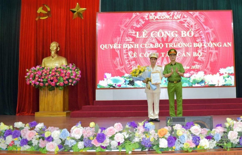 Thứ trưởng Nguyễn Duy Ngọc trao quyết định điều động Đại tá Nguyễn Thanh Trường, Giám đốc Công an tỉnh Thái Bình đảm nhận chức vụ Giám đốc Công an tỉnh Hưng Yên