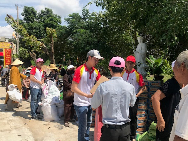 HDBank Gia Lai trao quà và nhu yếu phẩm cho bà con vùng đặc biệt khó khăn của 2 huyện Phú Thiện và Ia Pa