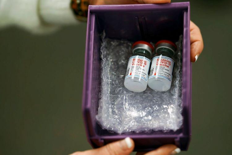 Vaccine Moderna phải được bảo quản lạnh cho đến khi được sử dụng