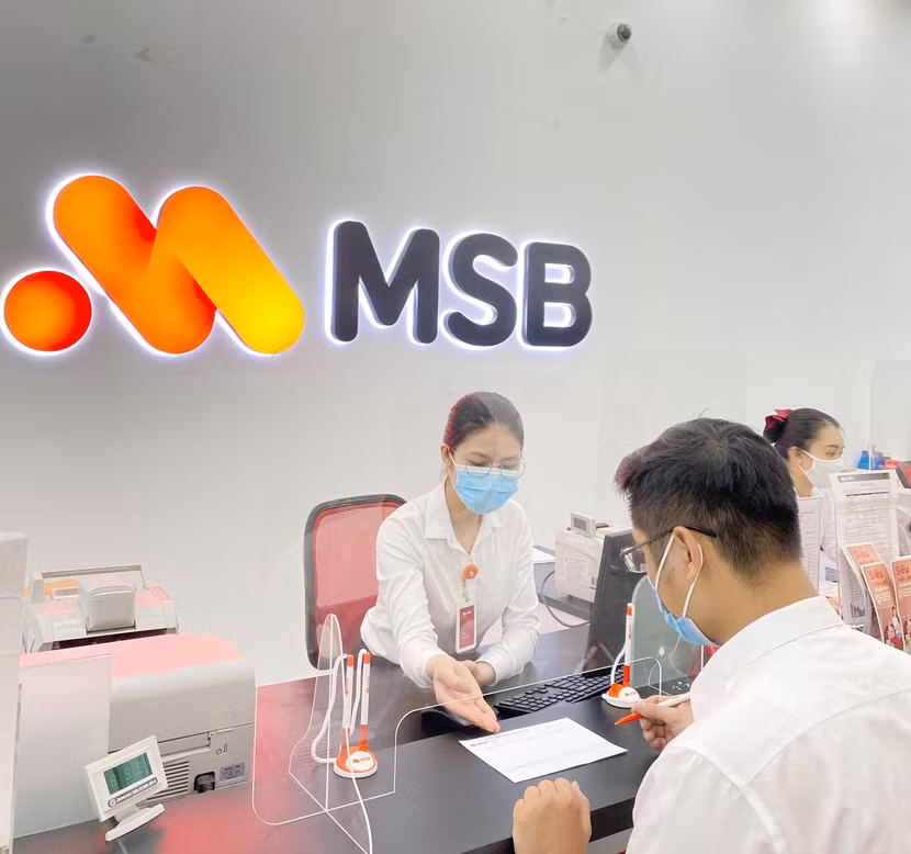 Lãi suất huy động tăng trên diện rộng khi thanh khoản thu hẹp phần nào