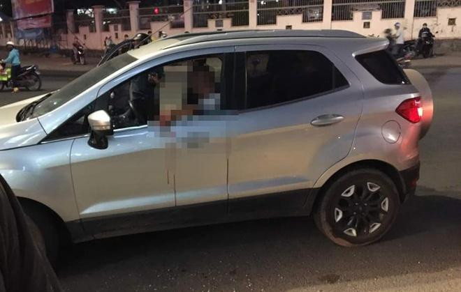 Người đàn ông Trung Quốc tự sát trên quốc lộ 13