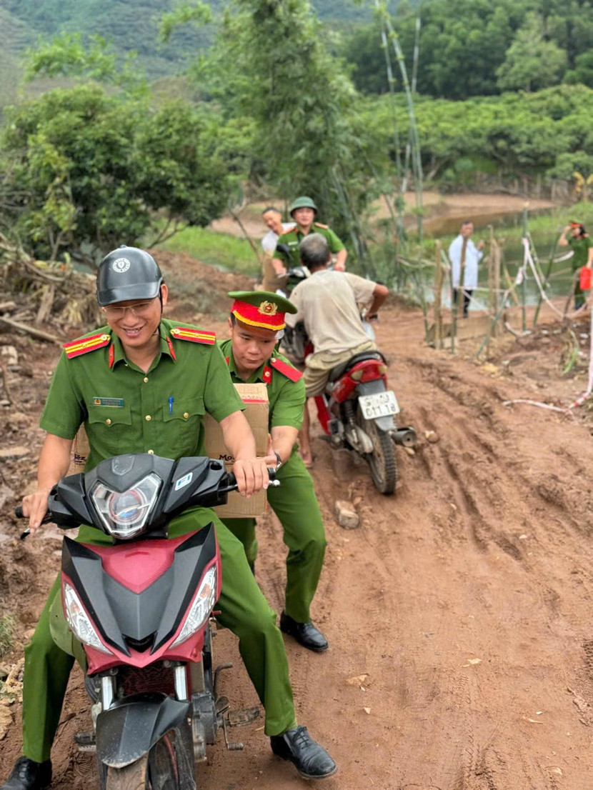 Khó khăn chẳng quản...