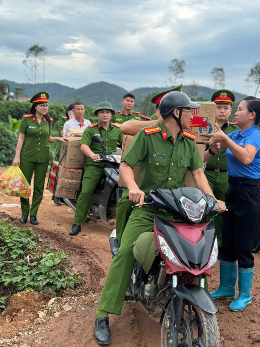 Khó khăn chẳng quản...