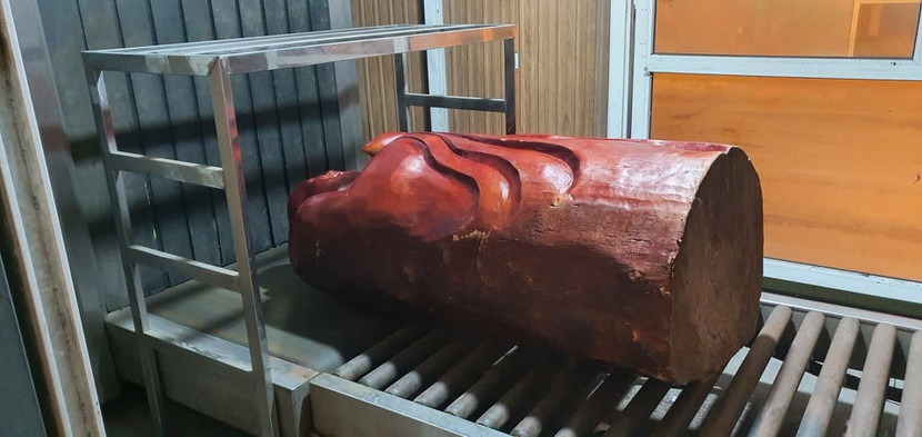 Những pho tượng gỗ này được các đối tượng cài định vị Những pho tượng gỗ này được các đối tượng cài định vị