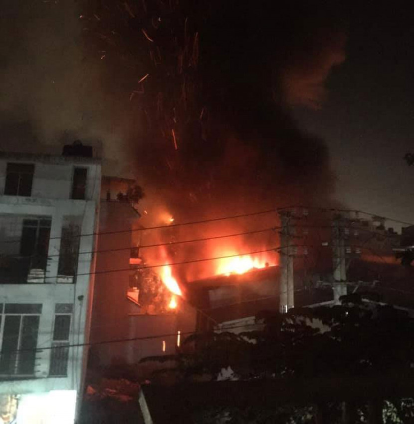 Vụ cháy gây thiệt hại khoảng 5 tỷ đồng, may mắn không có thiệt hại về người Vụ cháy gây thiệt hại khoảng 5 tỷ đồng, may mắn không có thiệt hại về người