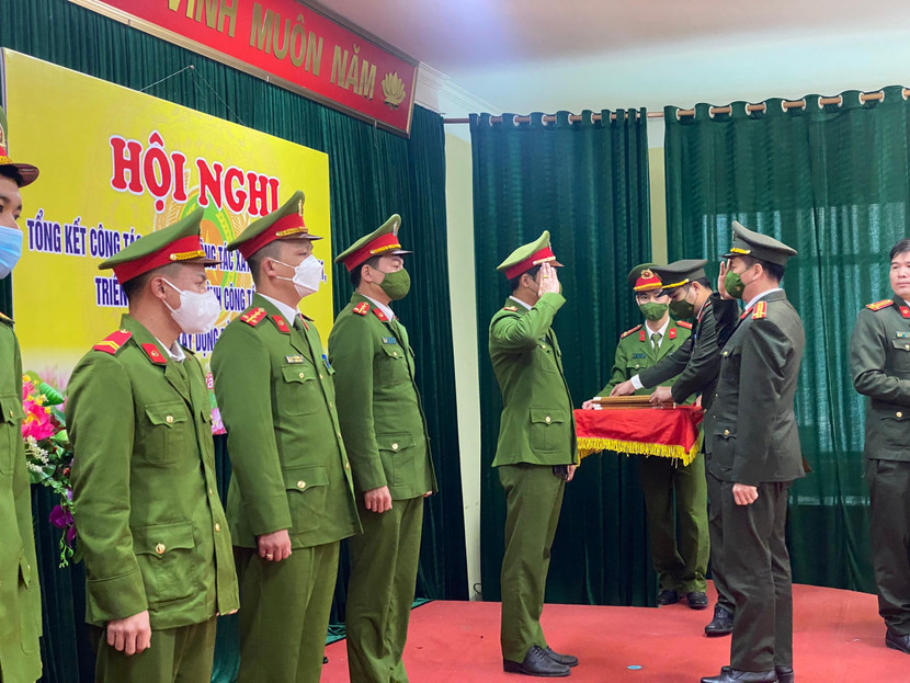 Ban chỉ huy CAH trao thưởng cho các tập thể, cá nhân lập thành tích xuất sắc của CAH Ban chỉ huy CAH trao thưởng cho các tập thể, cá nhân lập thành tích xuất sắc của CAH