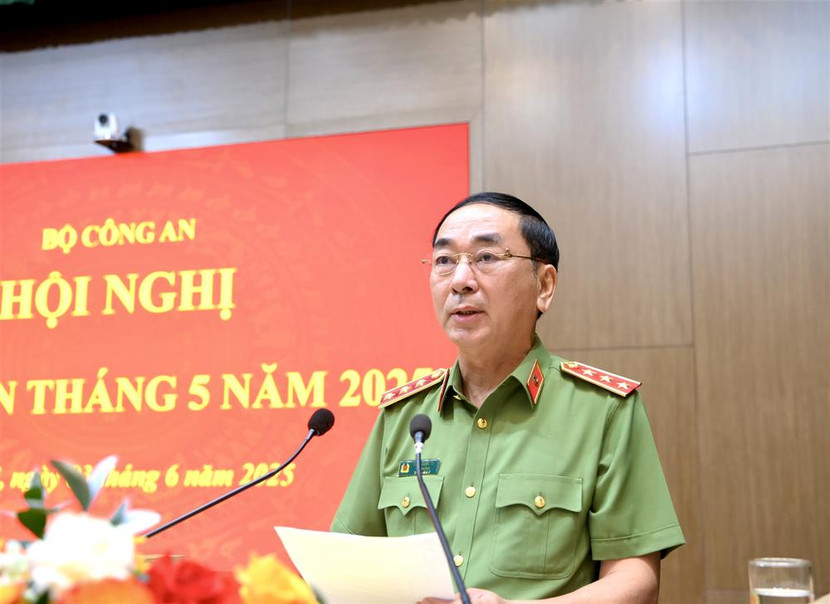 Thứ trưởng Trần Quốc Tỏ điều hành tham luận tại Hội nghị. Thứ trưởng Trần Quốc Tỏ điều hành tham luận tại Hội nghị.