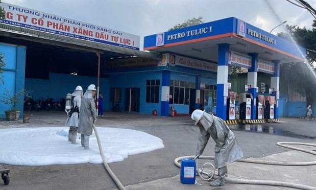 Lực lượng CS PCCC&CNCH triển khai phương án chữa cháy Lực lượng CS PCCC&CNCH triển khai phương án chữa cháy