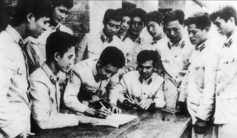 Cán bộ, chiến sỹ viết đơn tình nguyện chi viện chiến trường miền Nam