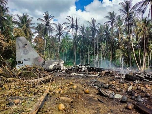 Hiện trường vụ rơi máy bay quân sự C-130 ở tỉnh Sulu, miền Nam Philippines ngày 4-7-2021 Hiện trường vụ rơi máy bay quân sự C-130 ở tỉnh Sulu, miền Nam Philippines ngày 4-7-2021
