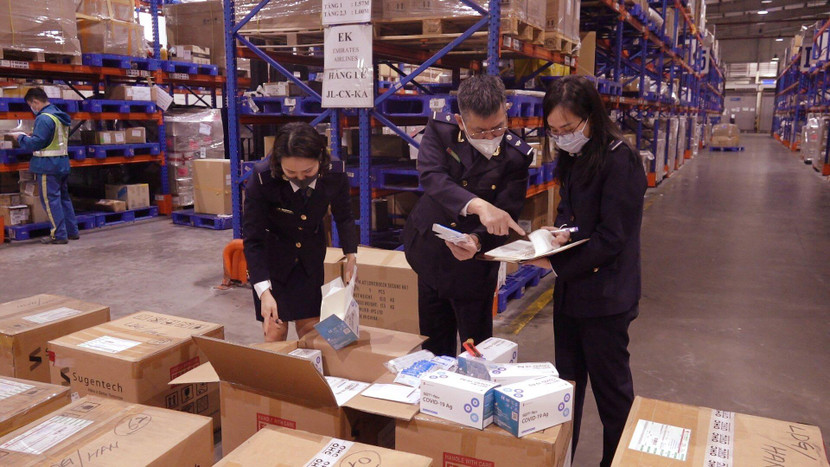 Lượng test nhanh Covid bị bắt giữ lên đến 85.000 bộ