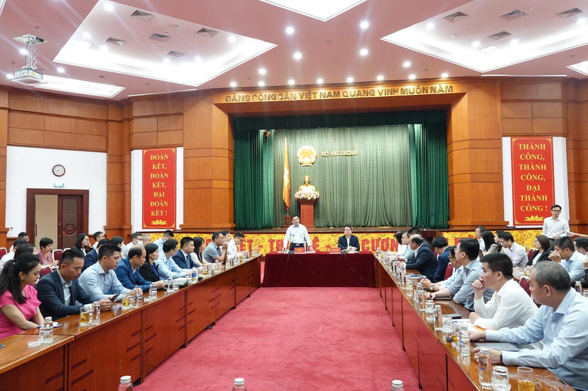 Quang cảnh cuộc họp Quang cảnh cuộc họp