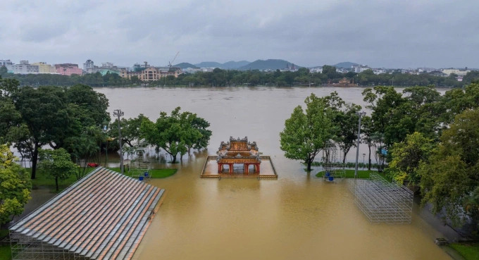 Mưa lũ đã gây thiệt hại nặng nề tại Huế