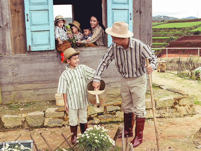 Cả 4 anh em luôn yêu thương, chơi đùa hòa thuận với nhau