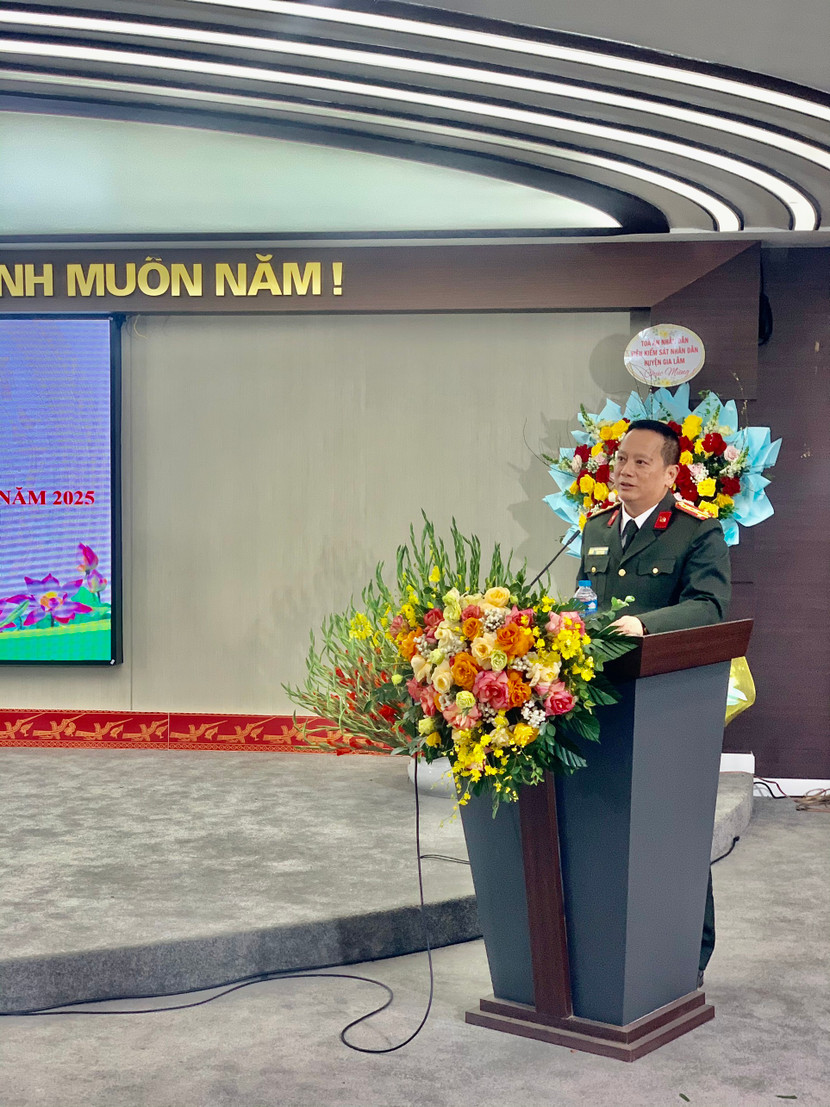 Đại tá Phạm Thanh Hùng - Phó Giám đốc CATP phát biểu chỉ đạo tại hội nghị Đại tá Phạm Thanh Hùng - Phó Giám đốc CATP phát biểu chỉ đạo tại hội nghị