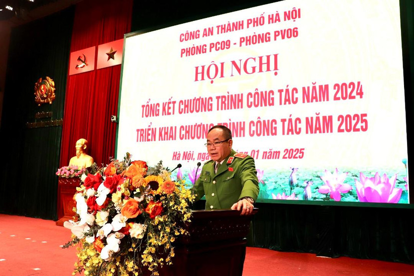 Thiếu tướng Nguyễn Thanh Tùng, Phó Giám đốc CATP Hà Nội phát biểu chỉ đạo hội nghị